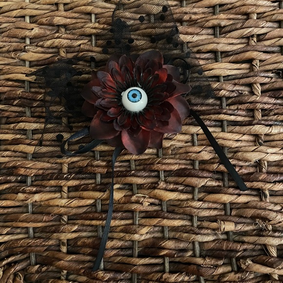 Amazon - Picture 3 of 3